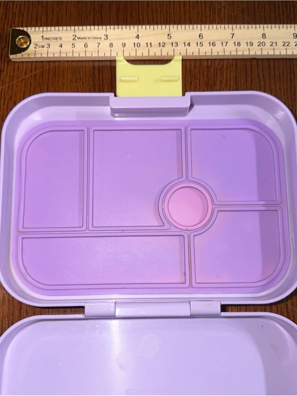 Yumbox Cute lavender Purple Compartment Lunchbox with Animal Graphic Inserts
